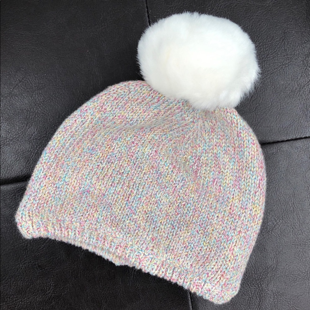 NWOT Baby Gap Girls Pom Beanie 0-6 Months
